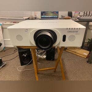 Christie LW551i LCD Projector